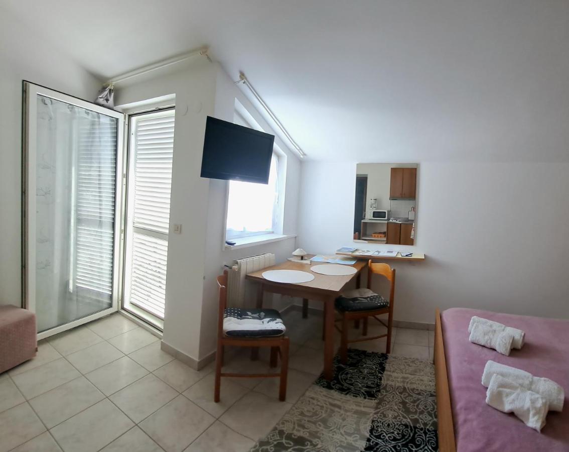 רוביני Studio Apartman Olivera מראה חיצוני תמונה