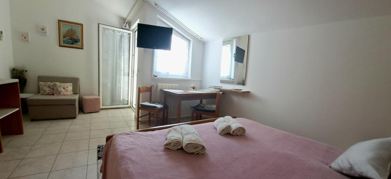 רוביני Studio Apartman Olivera מראה חיצוני תמונה